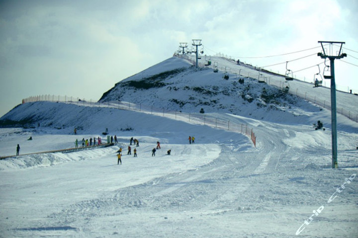 Cghzf1SKf3mAVTAcAAFumX2LOPU822_720_480_s 藏马山滑雪场